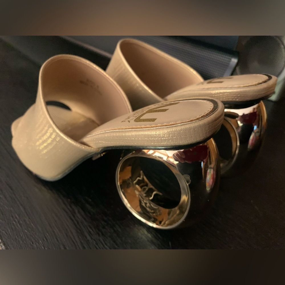 New Ninety Union gold shoes size 6